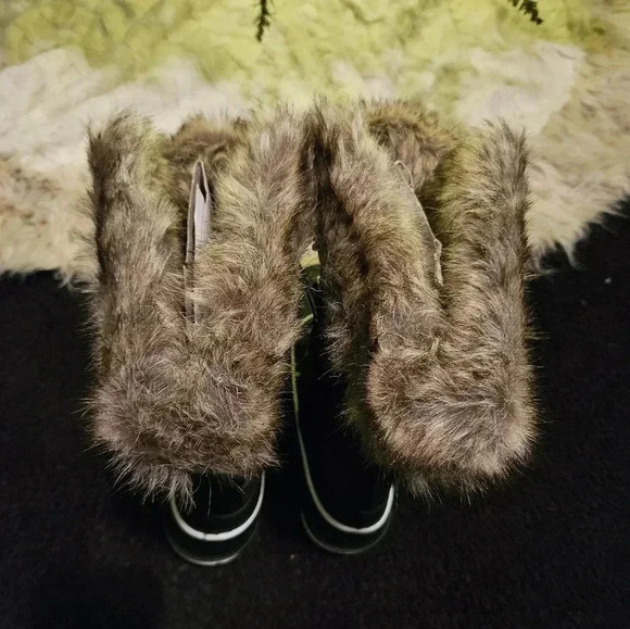 Brown with fur lace up women's boots size 7 - Picture 7 of 10